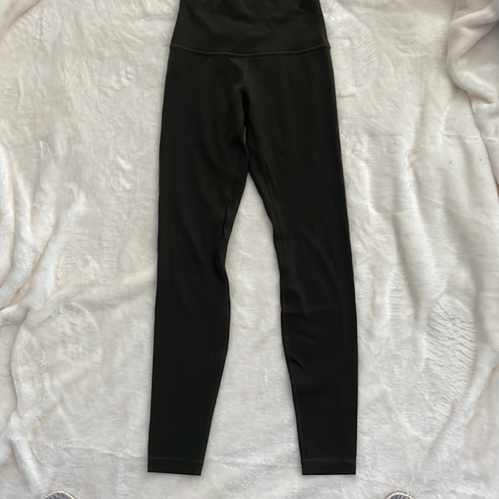 Lululemon - Picture 3 of 3